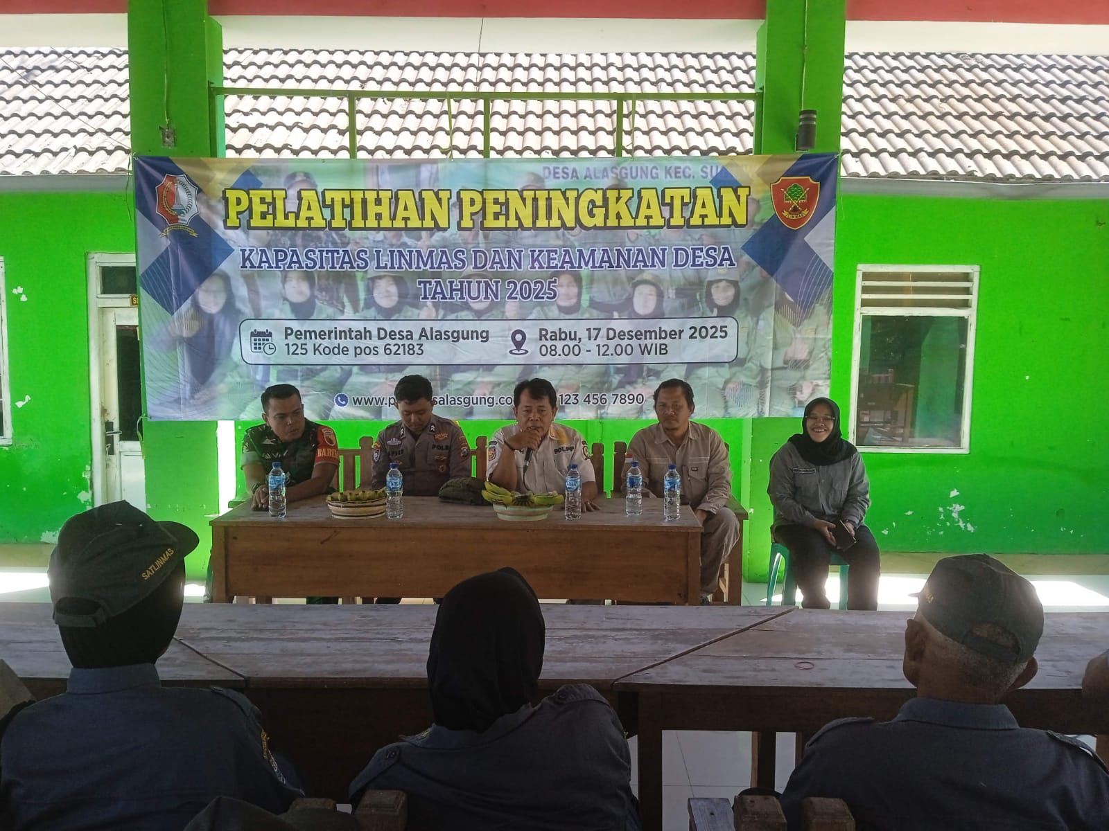 Sambutan Bpk Kasi Trantib TEGUH HARIYPNO,SH dalam Acara Pembinaan SATLINMAS desa Alasgung