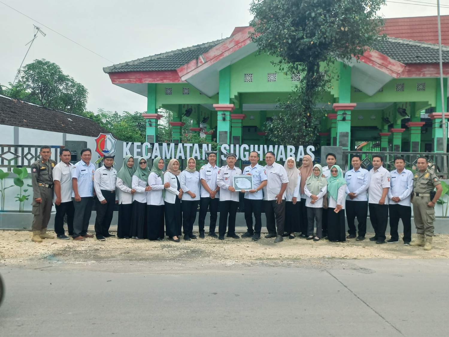 kecamatan sugiwaras raih predikat A ( sangat baikl) dengan nilai IKM  92 di tahun 2025
